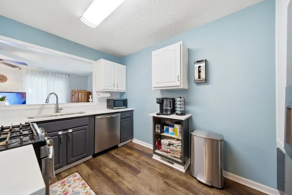 2S445 Sanchez Drive Warrenville IL 60555
