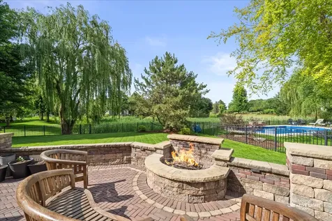 472 Arboretum Way Oswego IL 60543