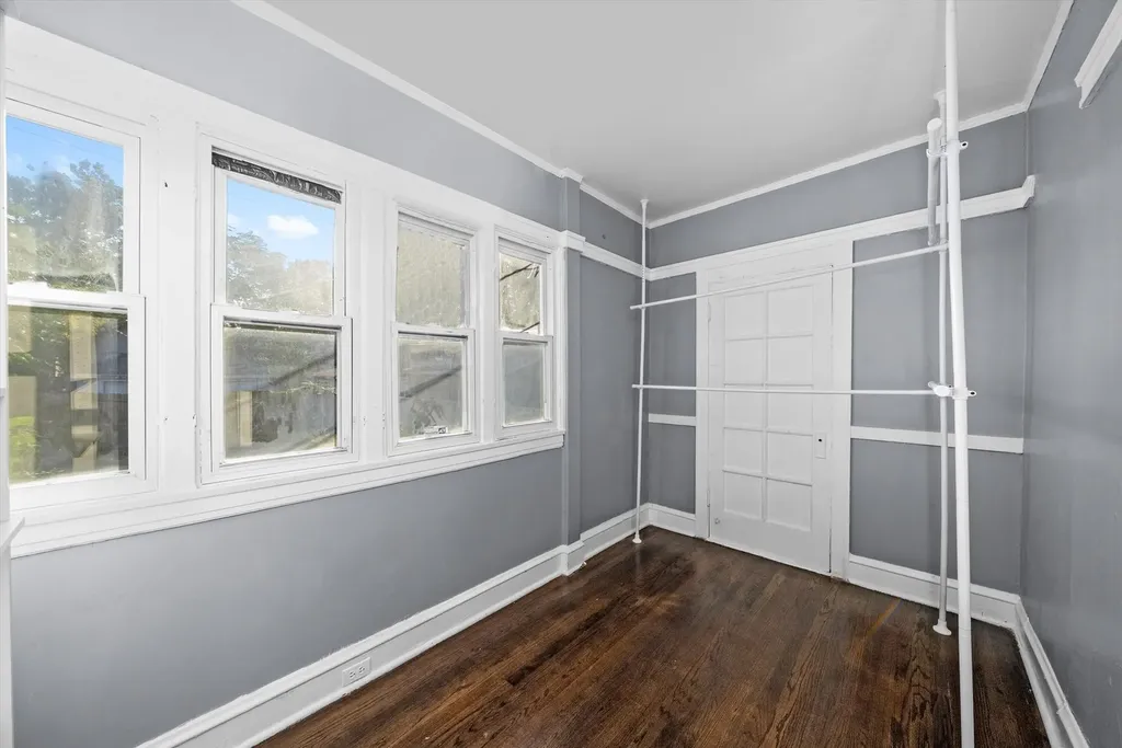 7643 South Paxton Avenue Chicago IL 60649