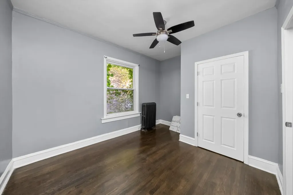 7643 South Paxton Avenue Chicago IL 60649
