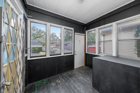 7643 South Paxton Avenue Chicago IL 60649