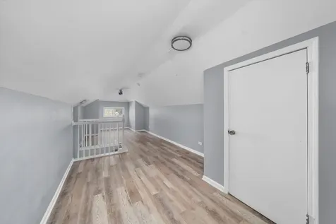 7643 South Paxton Avenue Chicago IL 60649