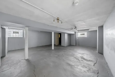 7643 South Paxton Avenue Chicago IL 60649