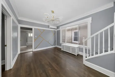7643 South Paxton Avenue Chicago IL 60649