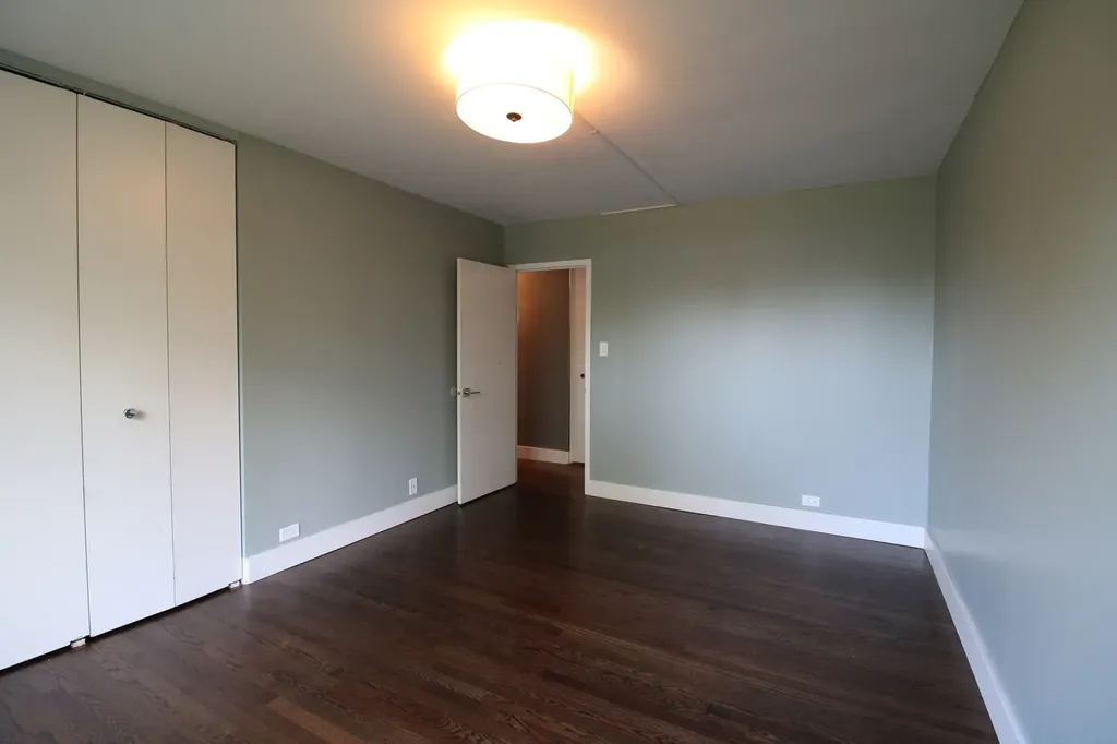 7061 North Kedzie Avenue Chicago IL 60645
