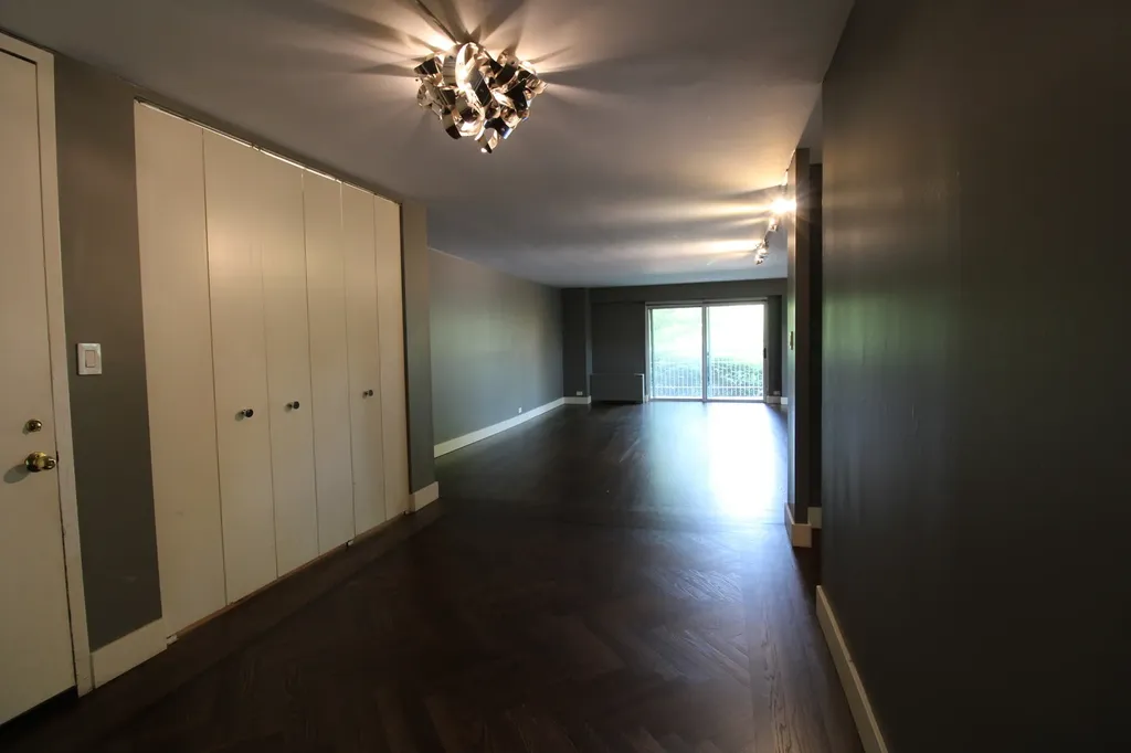 7061 North Kedzie Avenue Chicago IL 60645