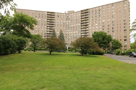 7061 North Kedzie Avenue Chicago IL 60645