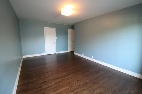 7061 North Kedzie Avenue Chicago IL 60645