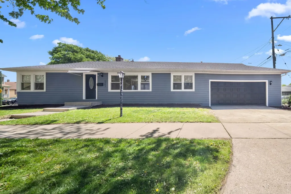6207 West Eastwood Avenue Chicago IL 60630