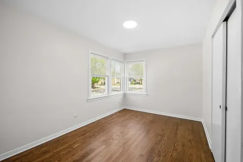6207 West Eastwood Avenue Chicago IL 60630