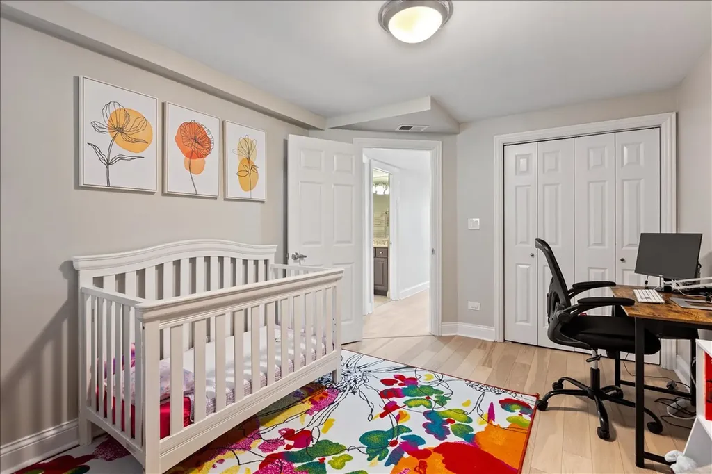 4434 North Dover Street Chicago IL 60640