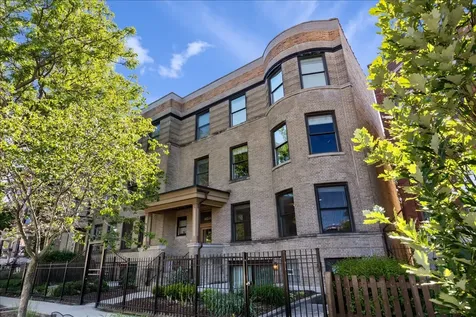 4434 North Dover Street Chicago IL 60640