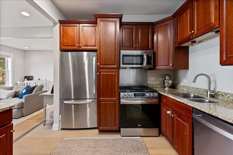 4434 North Dover Street Chicago IL 60640