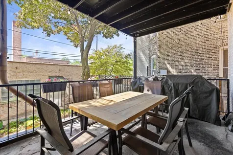 4434 North Dover Street Chicago IL 60640