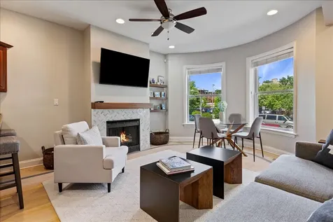 4434 North Dover Street Chicago IL 60640