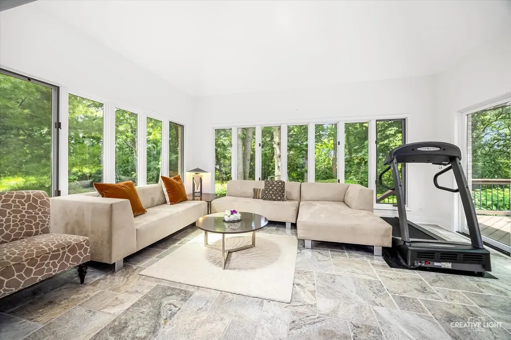 63 Muirfield Circle Wheaton IL 60189