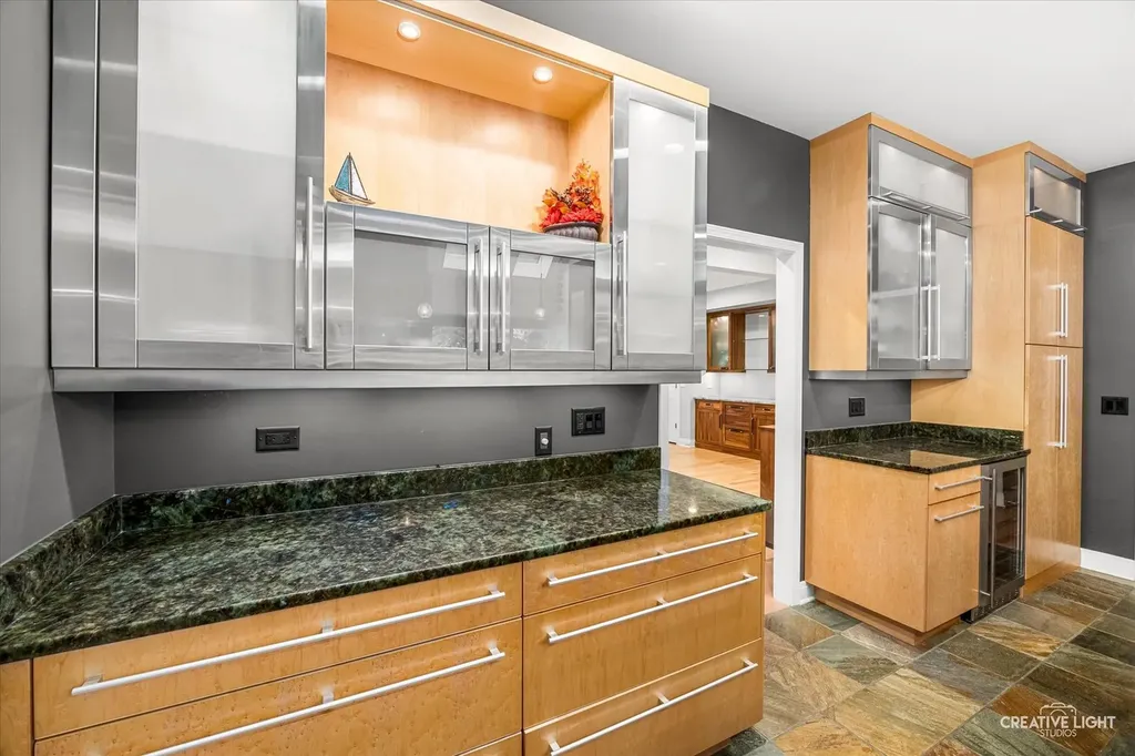 63 Muirfield Circle Wheaton IL 60189