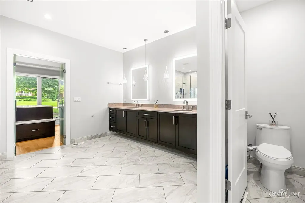 63 Muirfield Circle Wheaton IL 60189