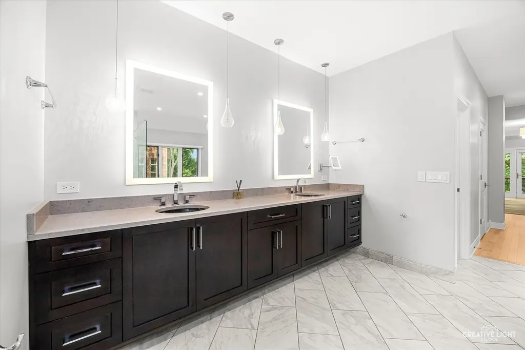 63 Muirfield Circle Wheaton IL 60189