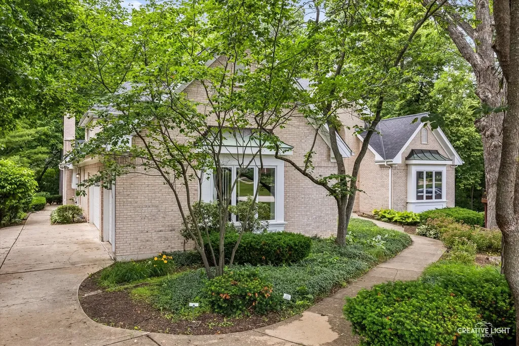 63 Muirfield Circle Wheaton IL 60189