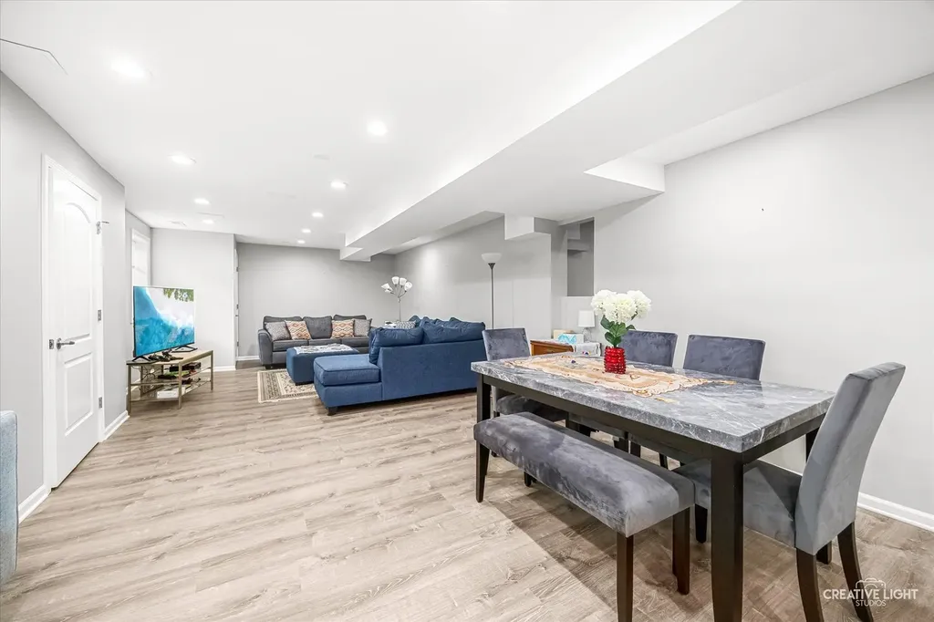 63 Muirfield Circle Wheaton IL 60189