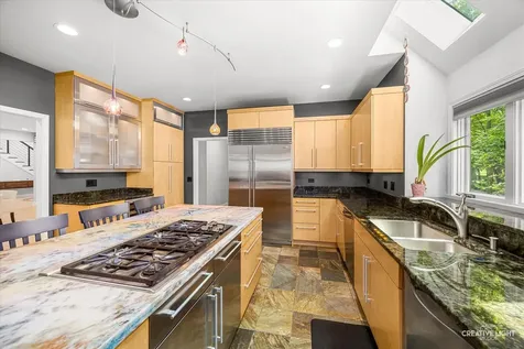 63 Muirfield Circle Wheaton IL 60189
