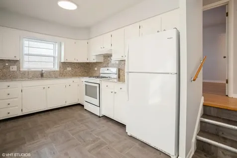 1022 Arnold Court Des Plaines IL 60016