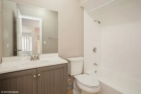 1022 Arnold Court Des Plaines IL 60016