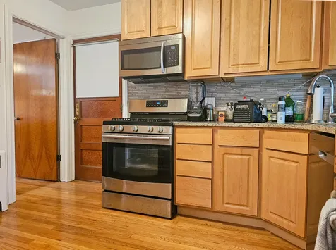 86 Lincoln Avenue Riverside IL 60546