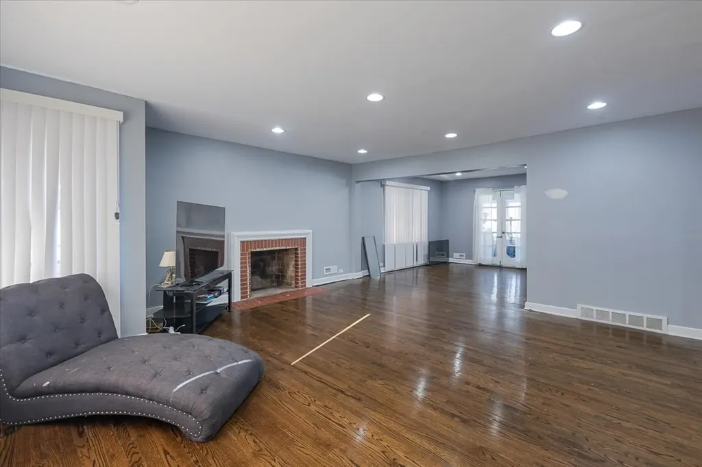 1700 West 103rd Street Chicago IL 60643