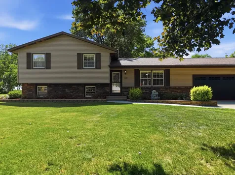 1665 Hill Drive Dixon IL 61021