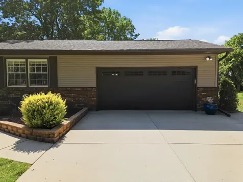 1665 Hill Drive Dixon IL 61021