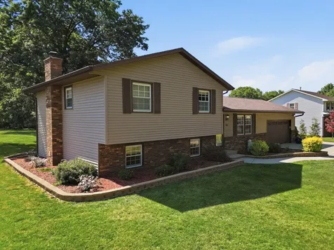 1665 Hill Drive Dixon IL 61021