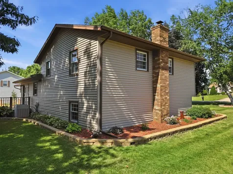 1665 Hill Drive Dixon IL 61021