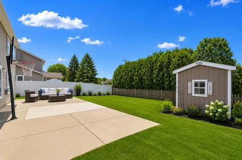 684 Regent Drive Crystal Lake IL 60014
