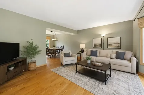 684 Regent Drive Crystal Lake IL 60014