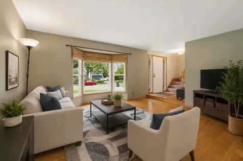 684 Regent Drive Crystal Lake IL 60014