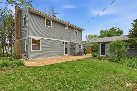 2002 Hawk Court Rolling Meadows IL 60008