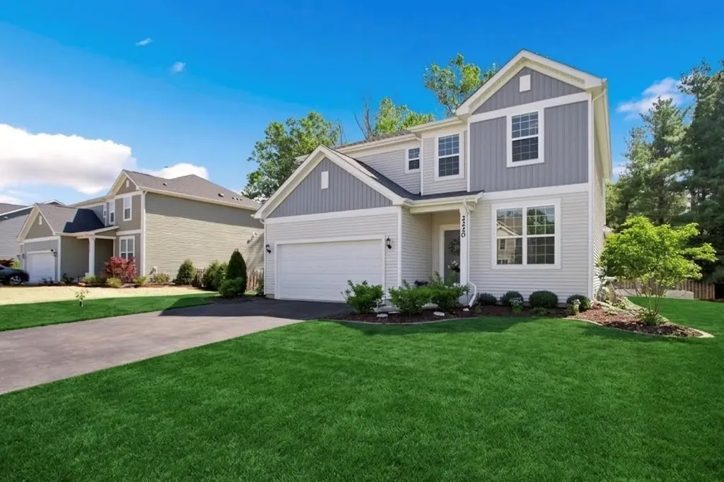 2220 Walnut Glen Boulevard Island Lake IL 60042