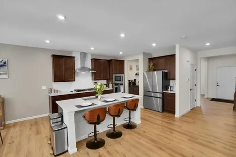 2220 Walnut Glen Boulevard Island Lake IL 60042