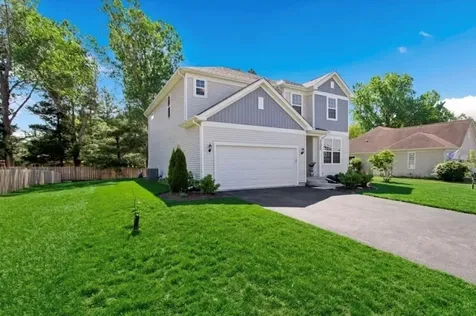 2220 Walnut Glen Boulevard Island Lake IL 60042