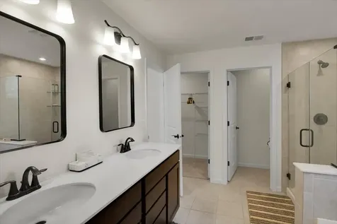 2220 Walnut Glen Boulevard Island Lake IL 60042