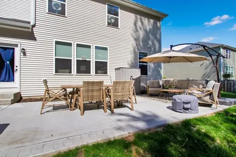 2220 Walnut Glen Boulevard Island Lake IL 60042