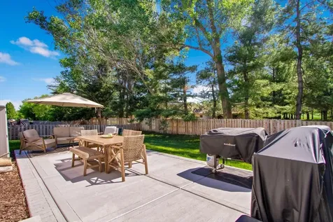 2220 Walnut Glen Boulevard Island Lake IL 60042