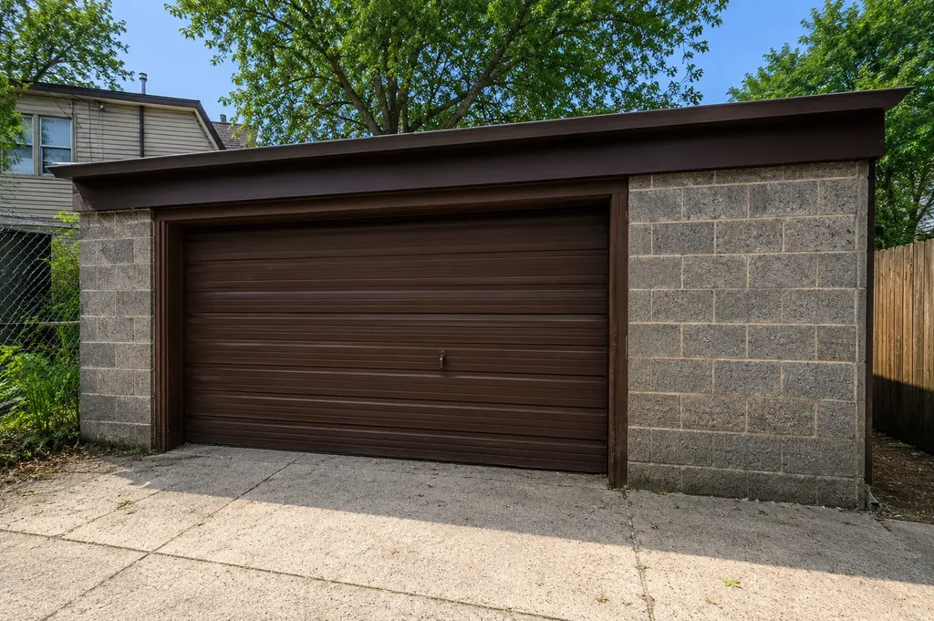 1835 East 79th Street Chicago IL 60649