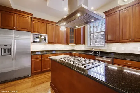 507 Locust Road Wilmette IL 60091
