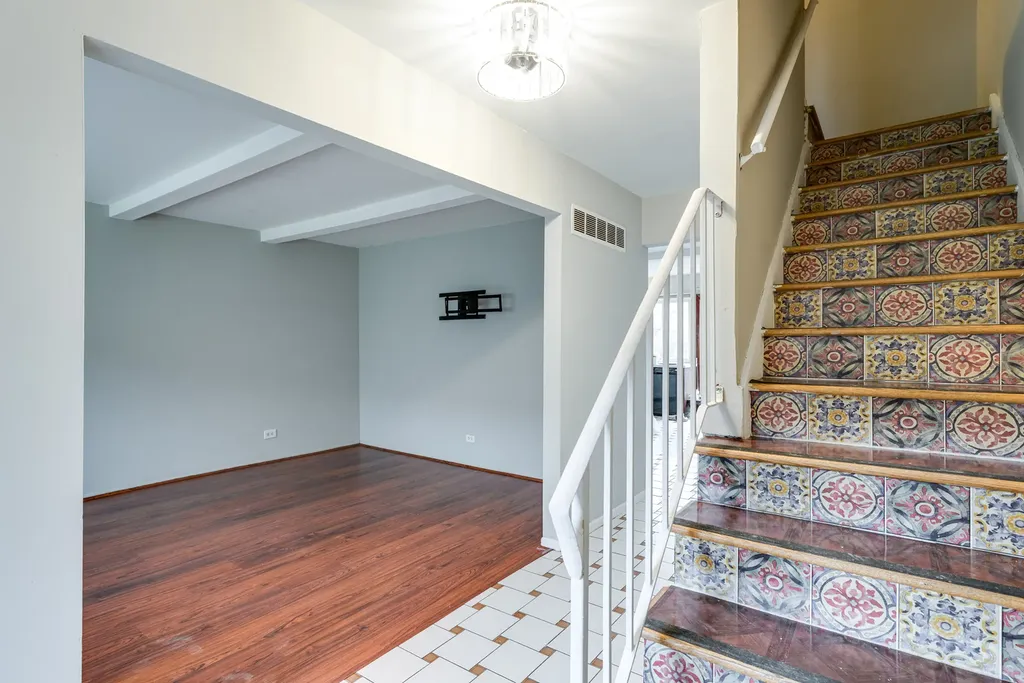 18W269 Kirkland Lane Villa Park IL 60181