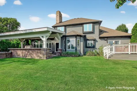 701 Caitlin Court Grayslake IL 60030