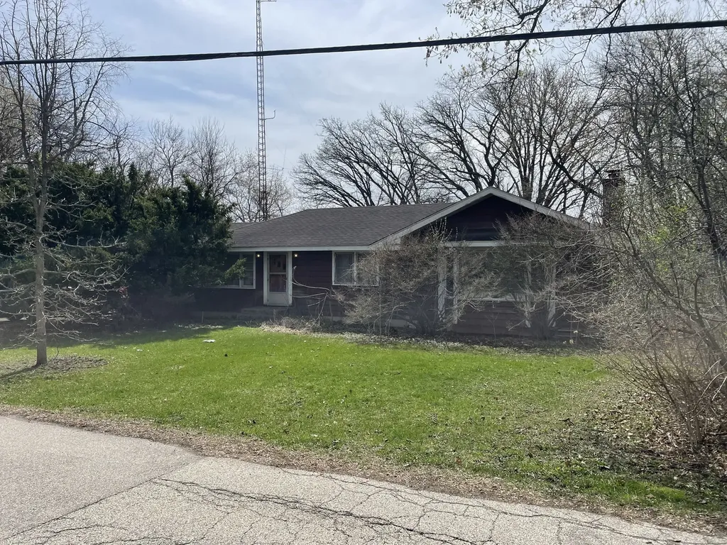 1613 South Street Crystal Lake IL 60014