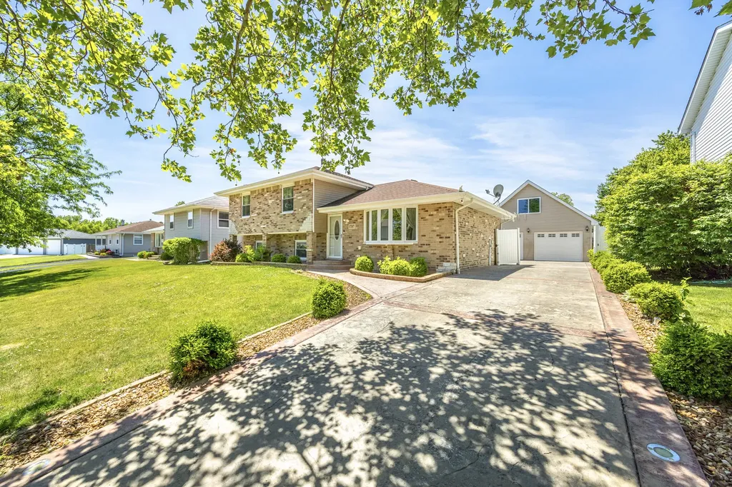 1707 Corregidor Street Joliet IL 60435